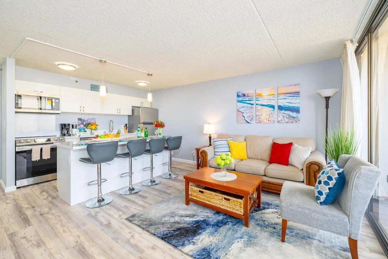 Apartment Ocean & Diamond Head Views - Near Beach - Parking! Honolulu
