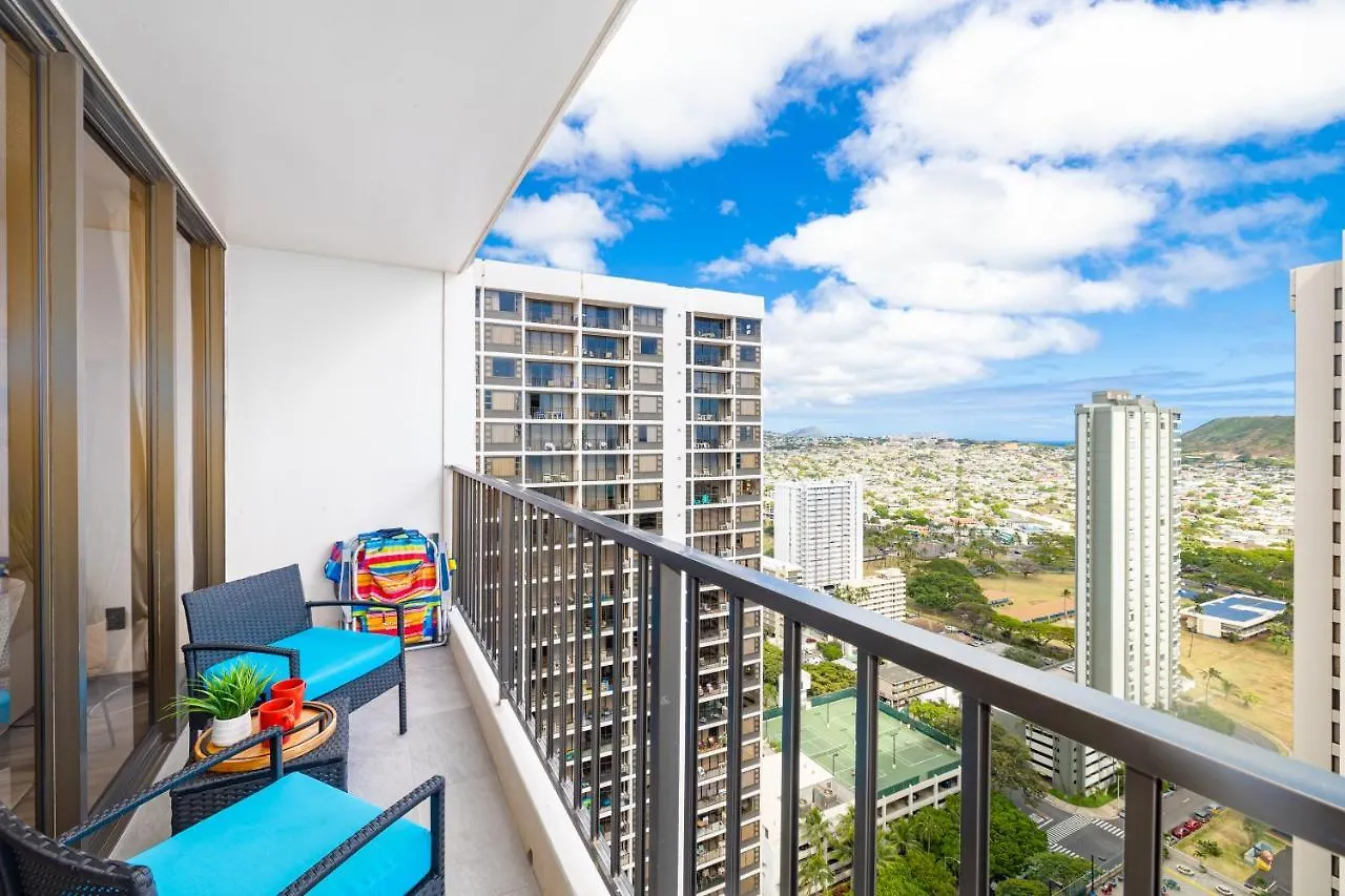 Ocean & Diamond Head Views - Near Beach - Parking! Honolulu